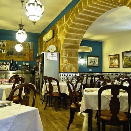Hostal El Caballo Blanco Osuna Dış mekan fotoğraf