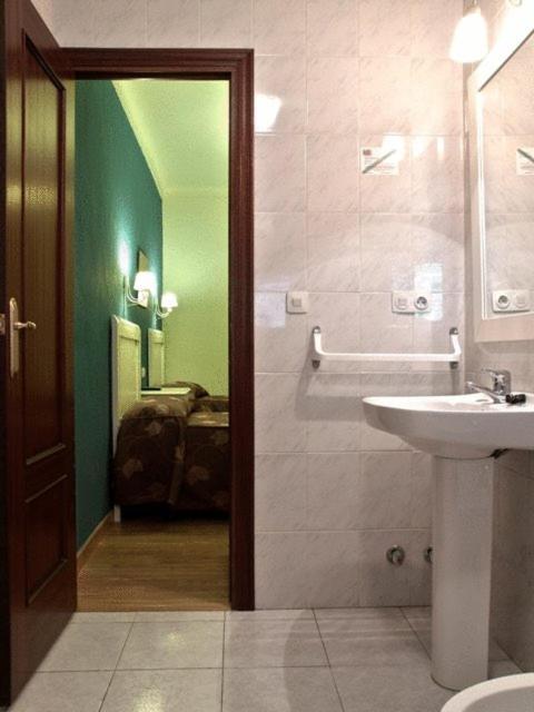 Hostal El Caballo Blanco Osuna Dış mekan fotoğraf